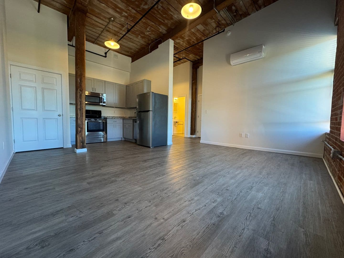Ansonia Apartment: 153 Main Street