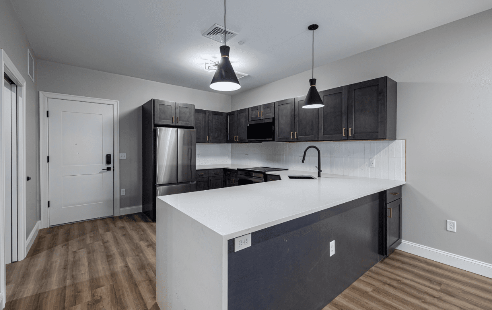 West Hartford Apartment: 920 Farmington Avenue