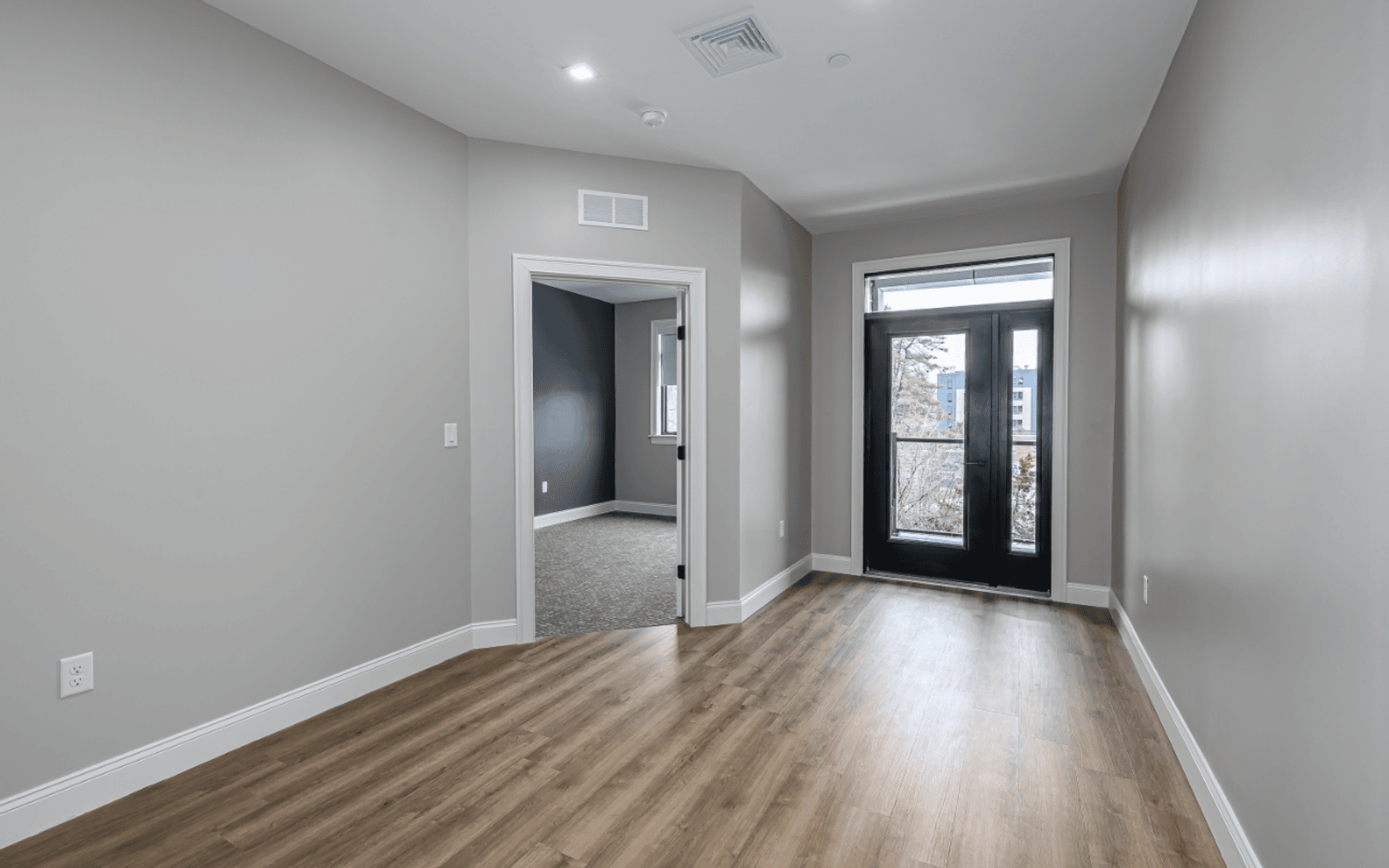 West Hartford Apartment: 920 Farmington Avenue