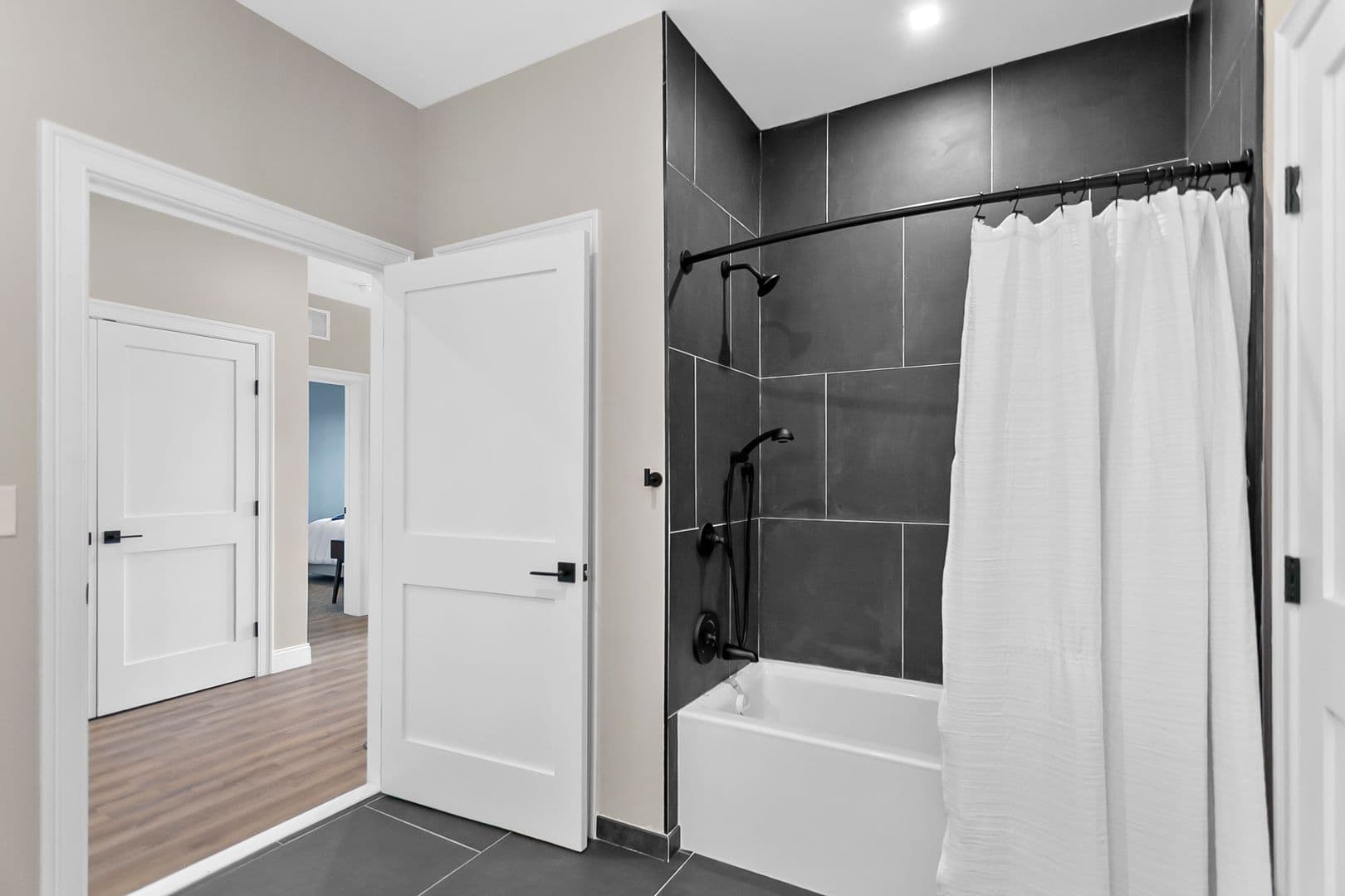 West Hartford Apartment: 920 Farmington Avenue
