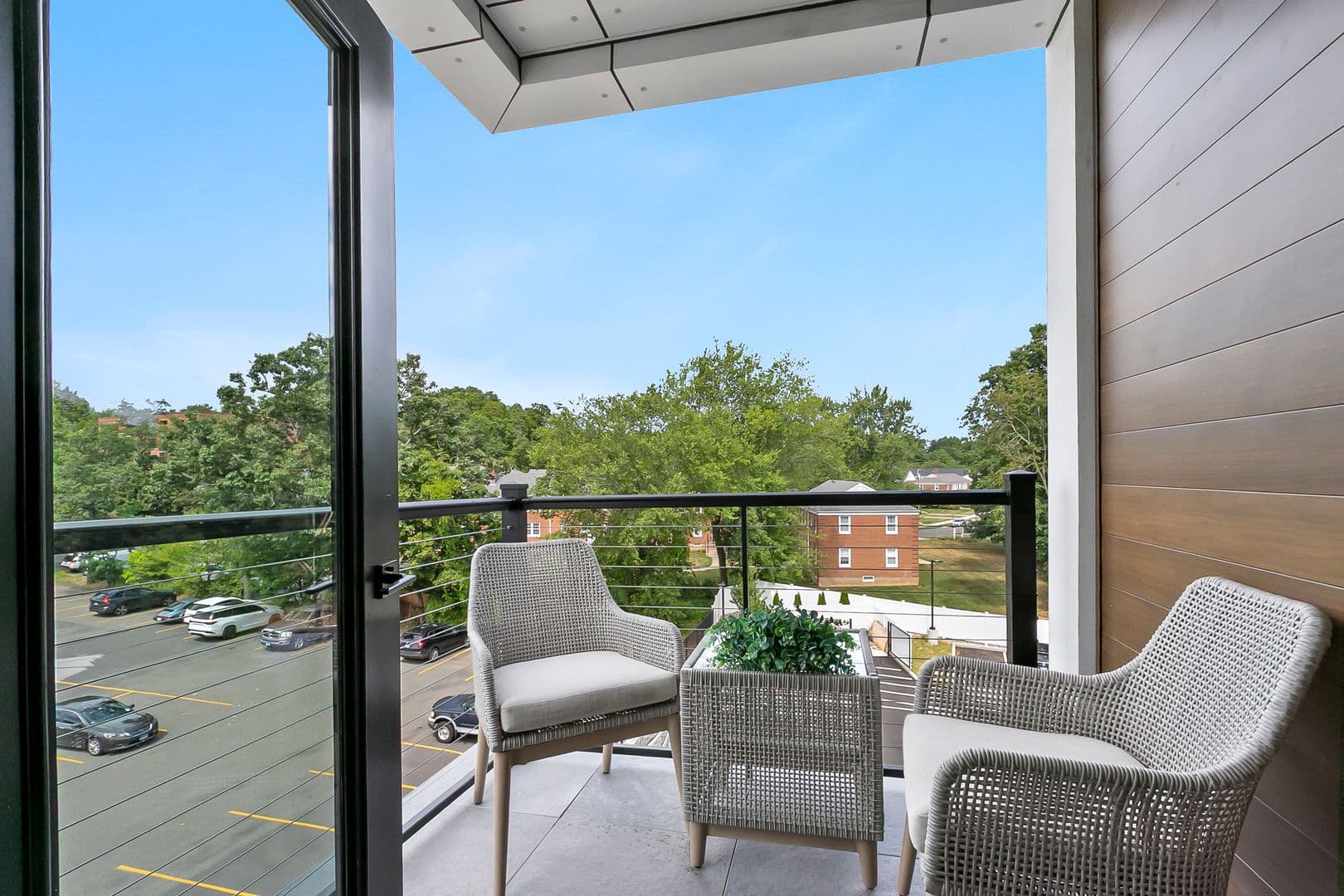 West Hartford Apartment: 920 Farmington Avenue
