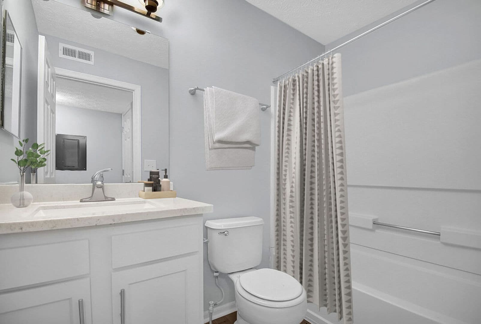 Columbus Apartment: 833 Misty Hollow Lane