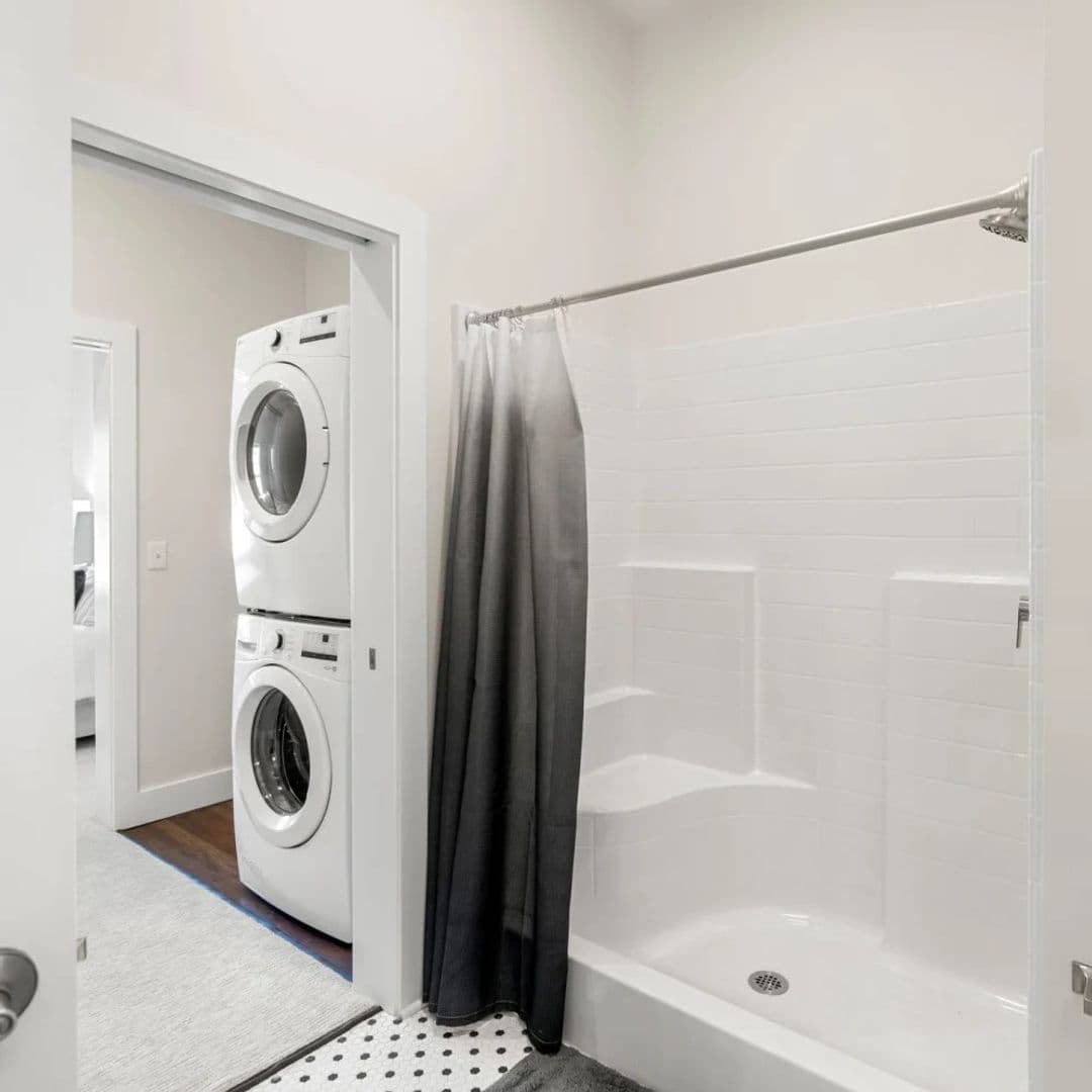 Meriden Apartment: 105 Pomeroy Ave,