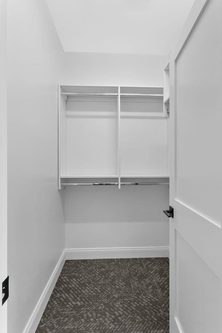 West Hartford Apartment: 920 Farmington Avenue