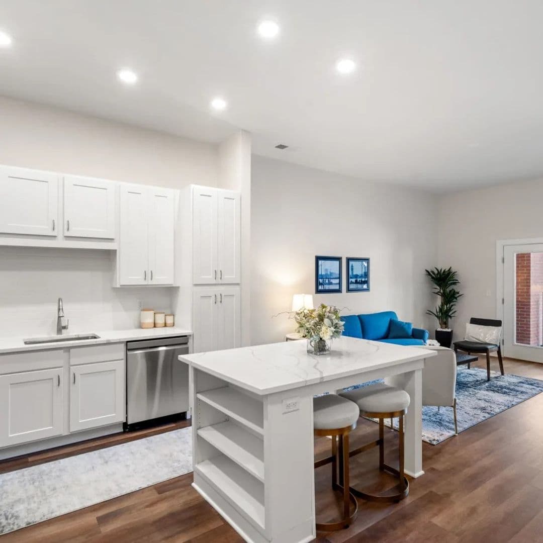 Meriden Apartment: 105 Pomeroy Ave,
