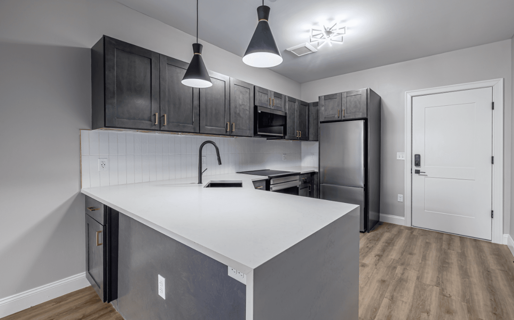 West Hartford Apartment: 920 Farmington Avenue