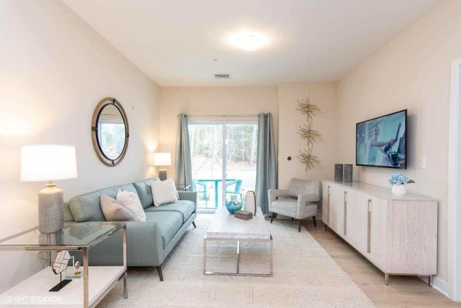Windsor Apartment: 100 Lexington St.
