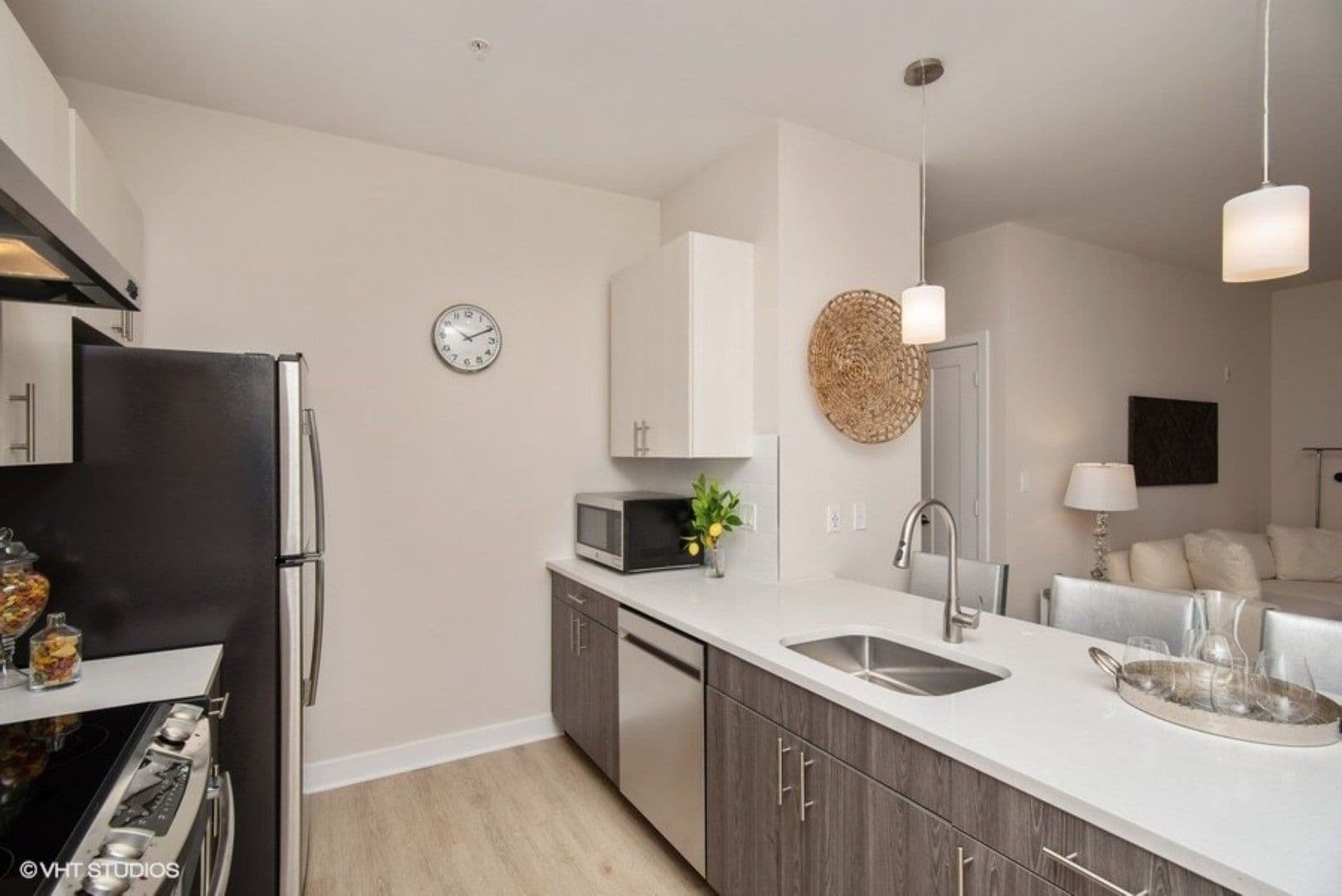 Windsor Apartment: 100 Lexington St.