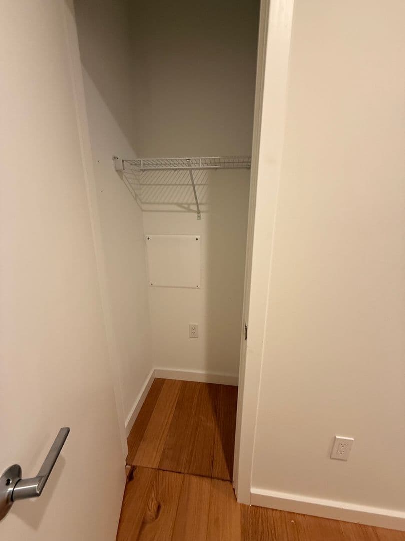 New Haven Apartment: 703 Whitney Avenue