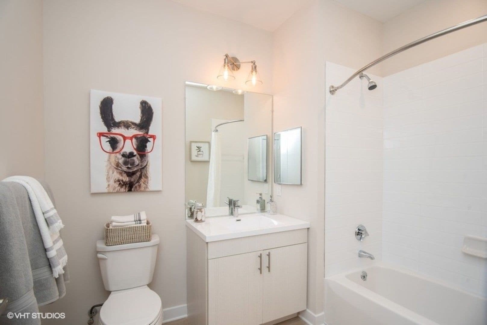 Windsor Apartment: 100 Lexington St.