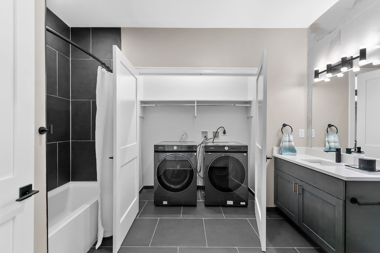 West Hartford Apartment: 920 Farmington Avenue