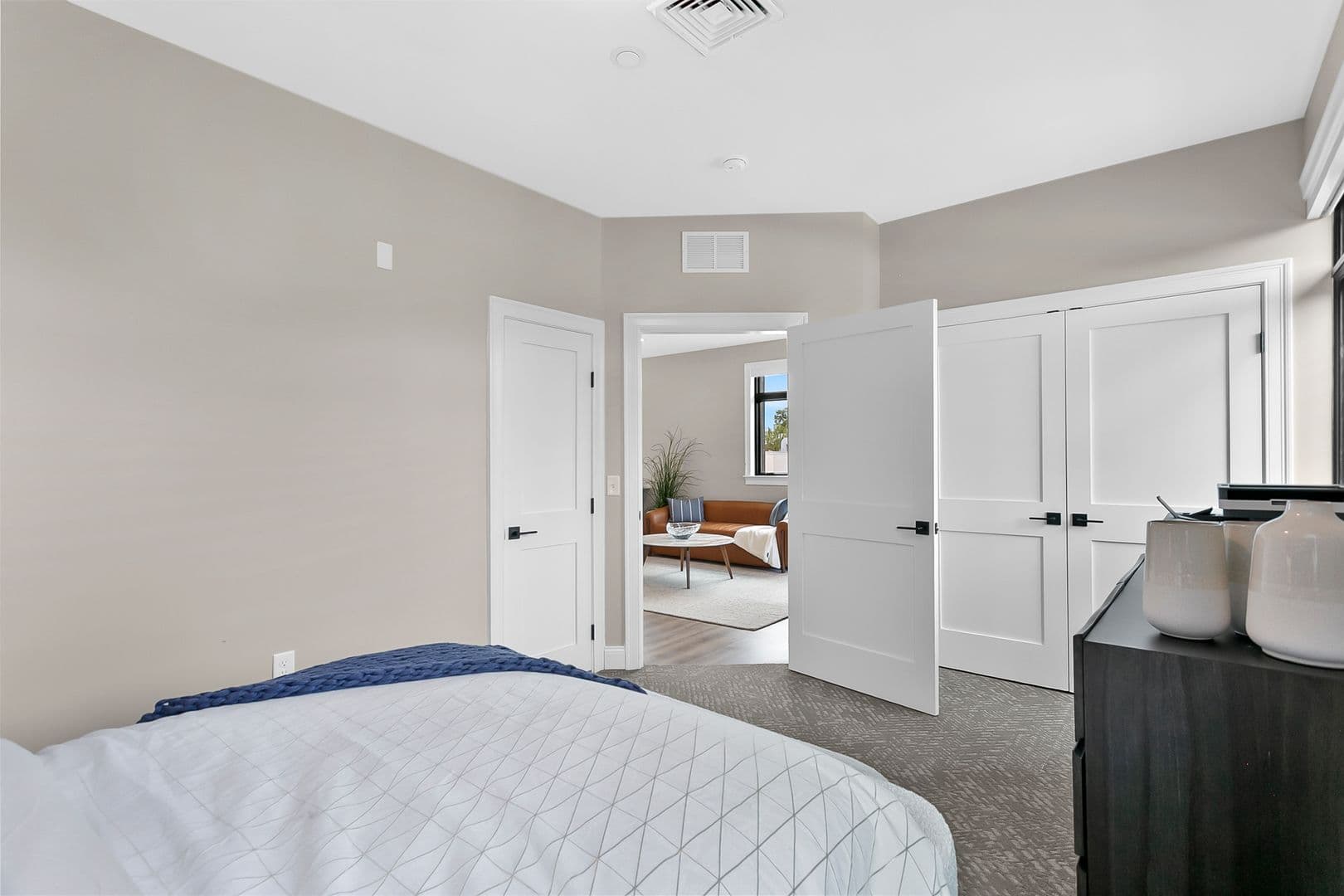 West Hartford Apartment: 920 Farmington Avenue