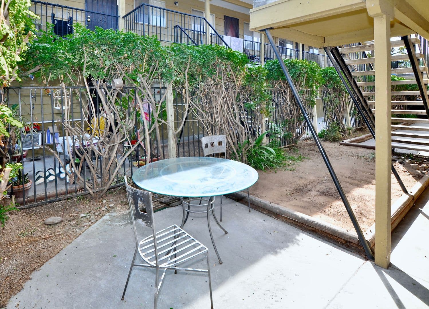 Lakeside Apartment: 11665 Woodside Ave.
