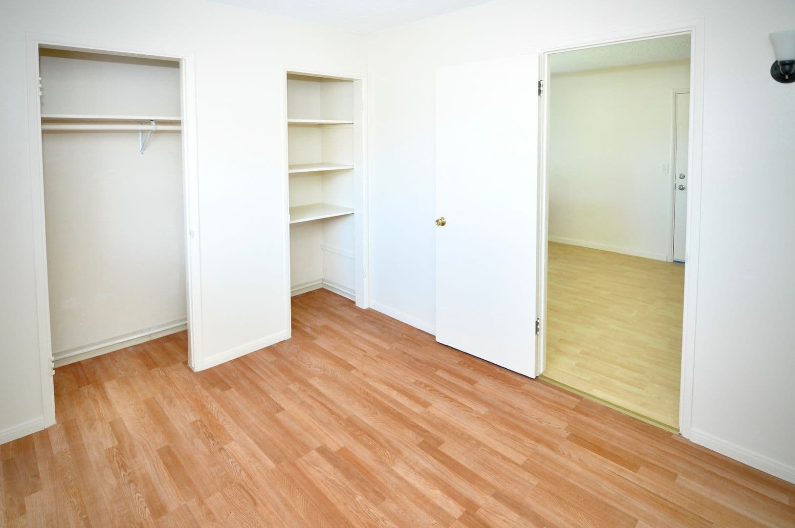 Lakeside Apartment: 11665 Woodside Ave.