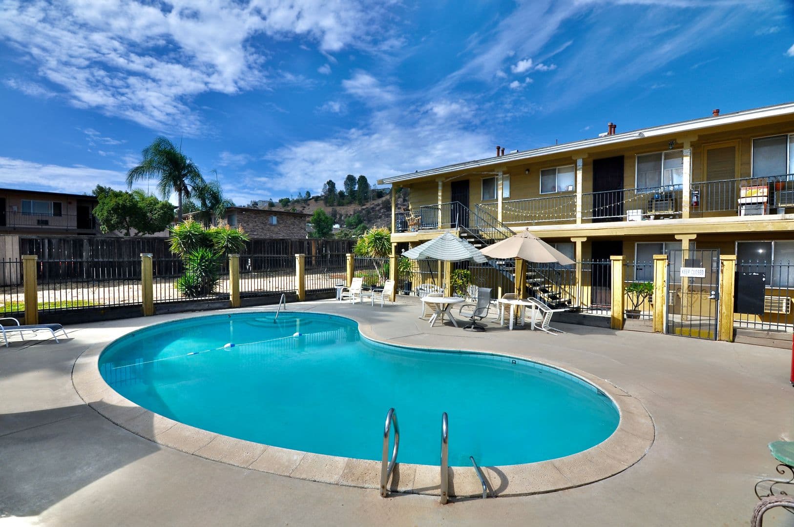 Lakeside Apartment: 11665 Woodside Ave.