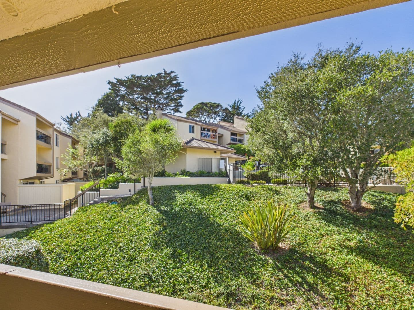 Monterey Condo: 1206 Golden Oaks Lane