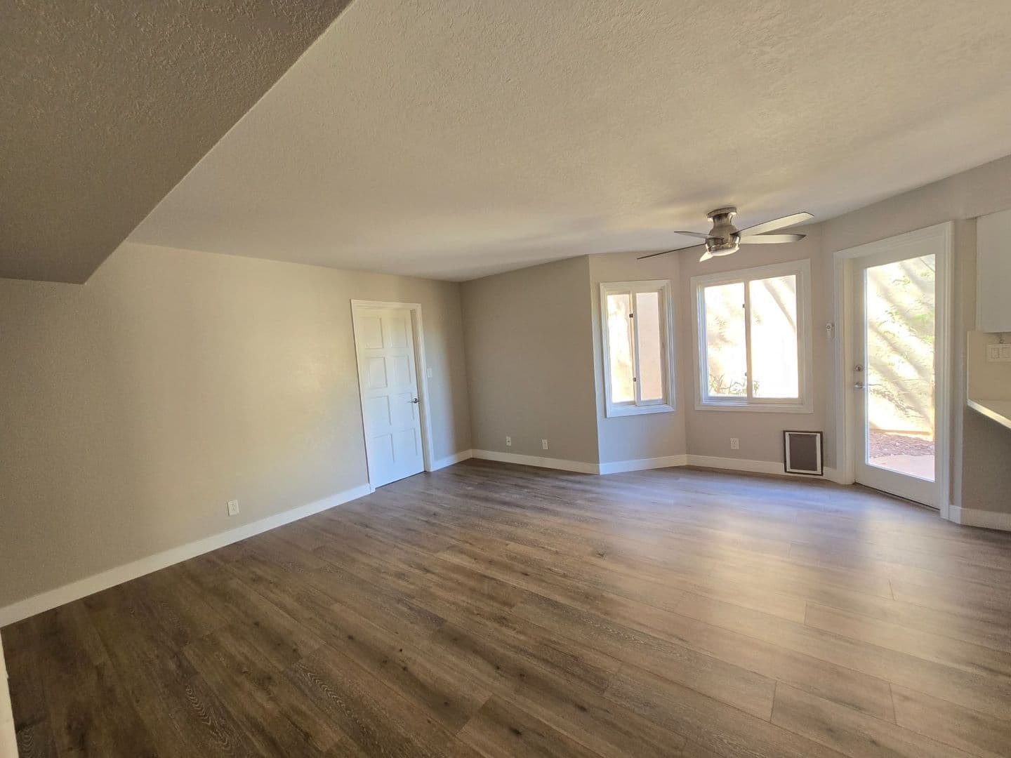 Las Vegas House: 7407 Mission Hills Dr