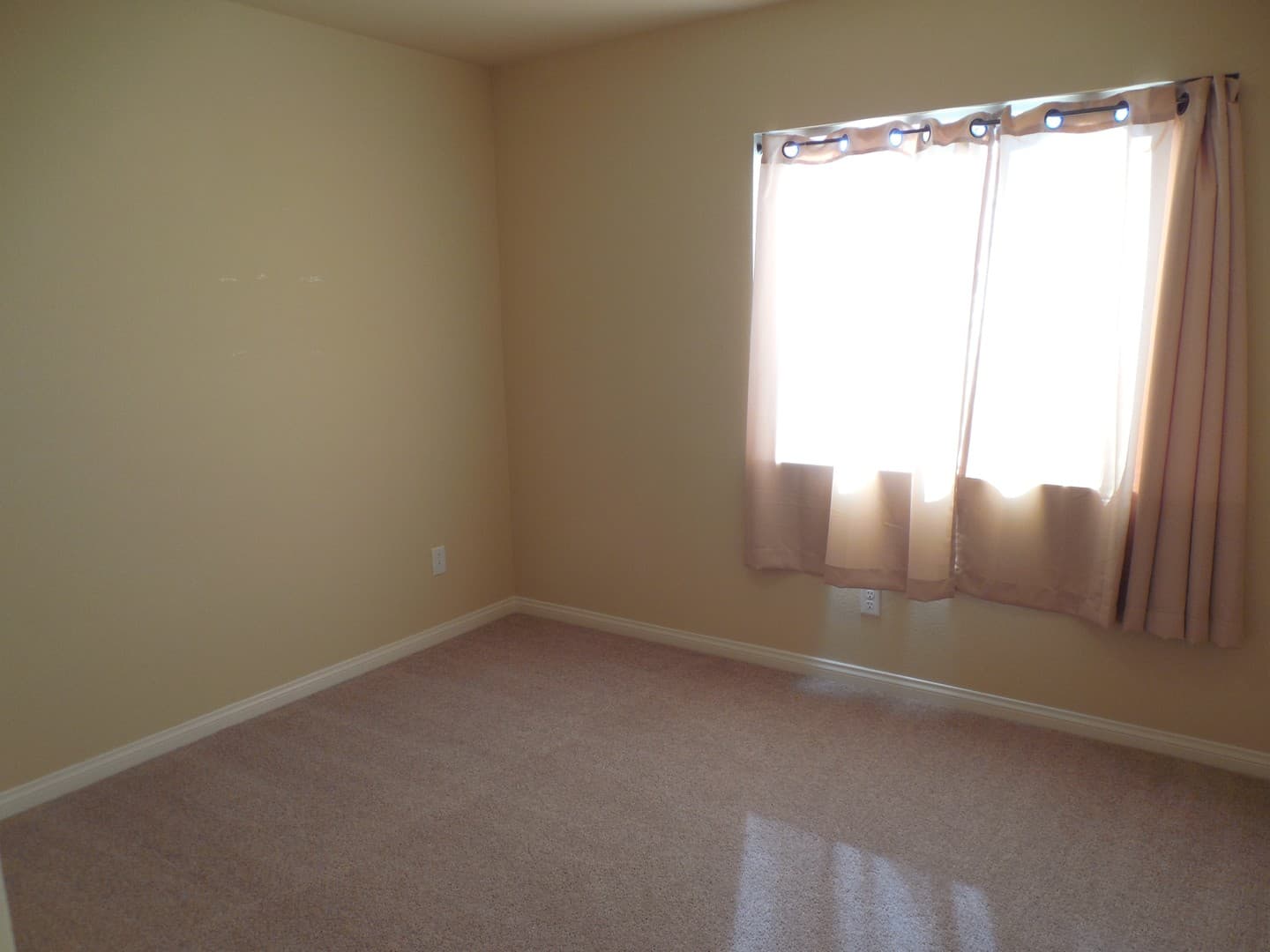 Las Vegas House: 5895 Mendocino Hill Avenue