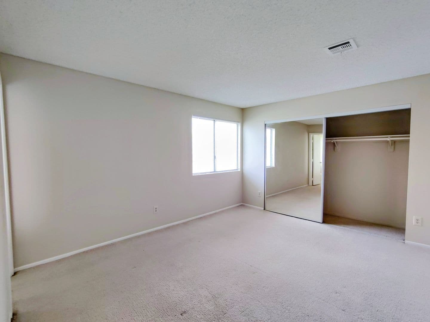 Las Vegas House: 6877 Tamarus St. #201