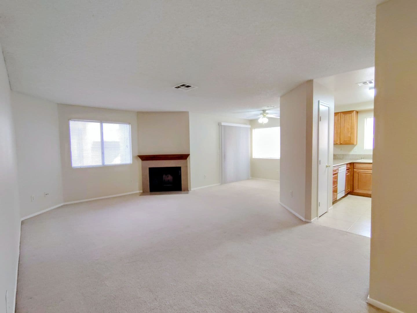 Las Vegas House: 6877 Tamarus St. #201