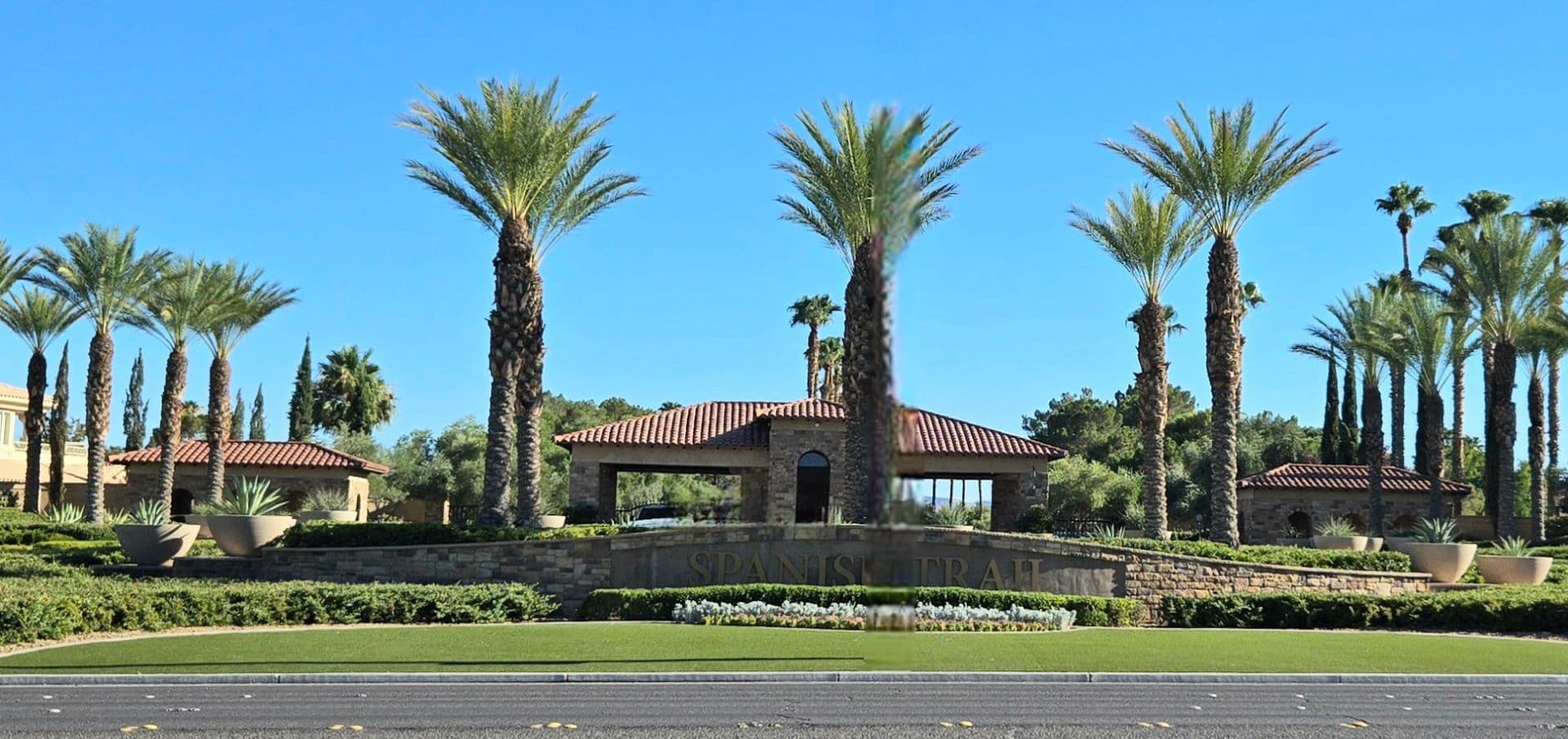 Las Vegas House: 7407 Mission Hills Dr