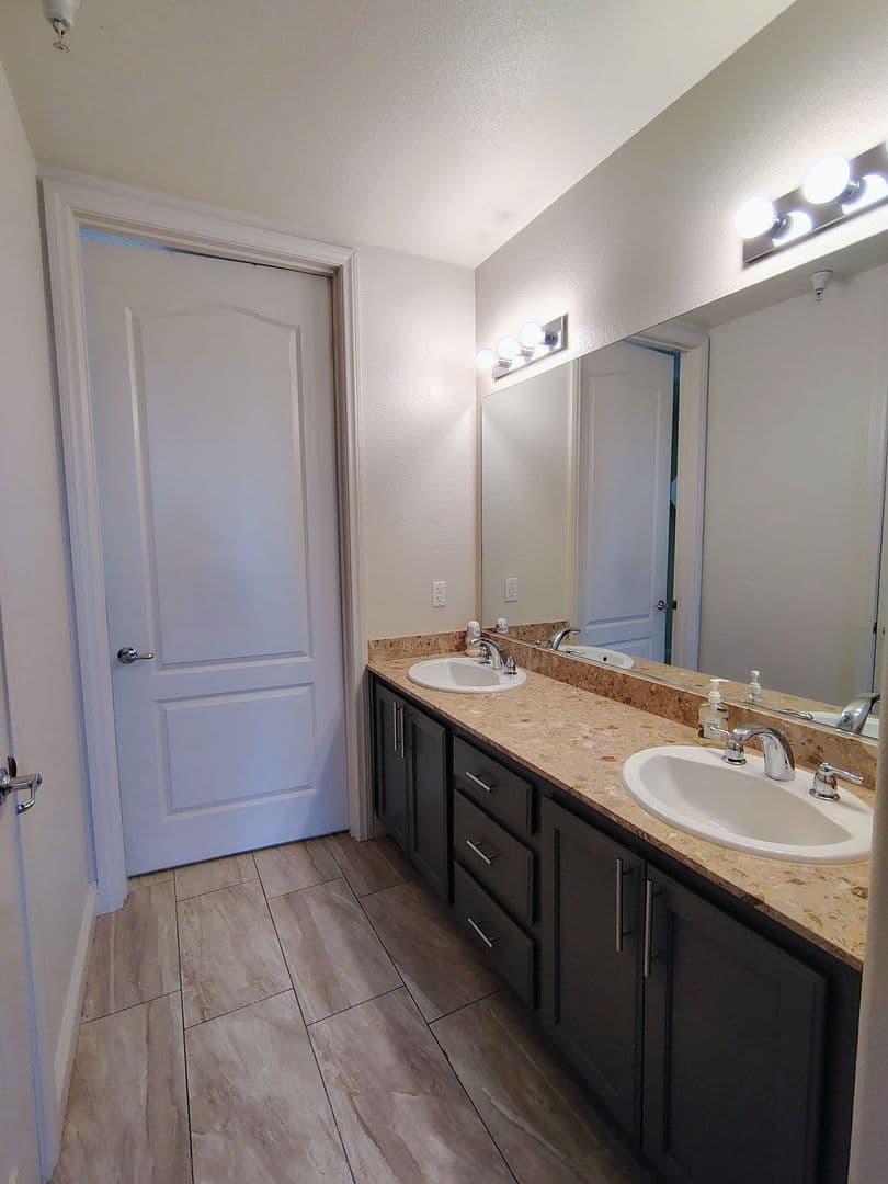 Las Vegas Condo: 32 E. Serene Ave. #104