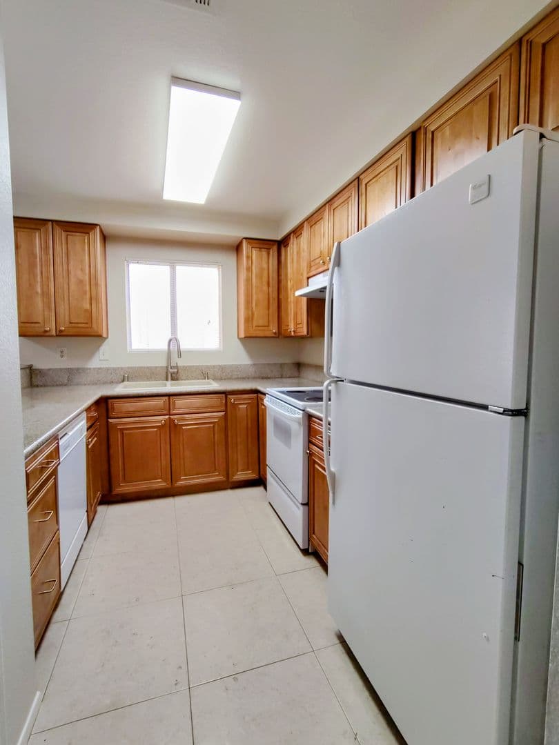 Las Vegas House: 6877 Tamarus St. #201