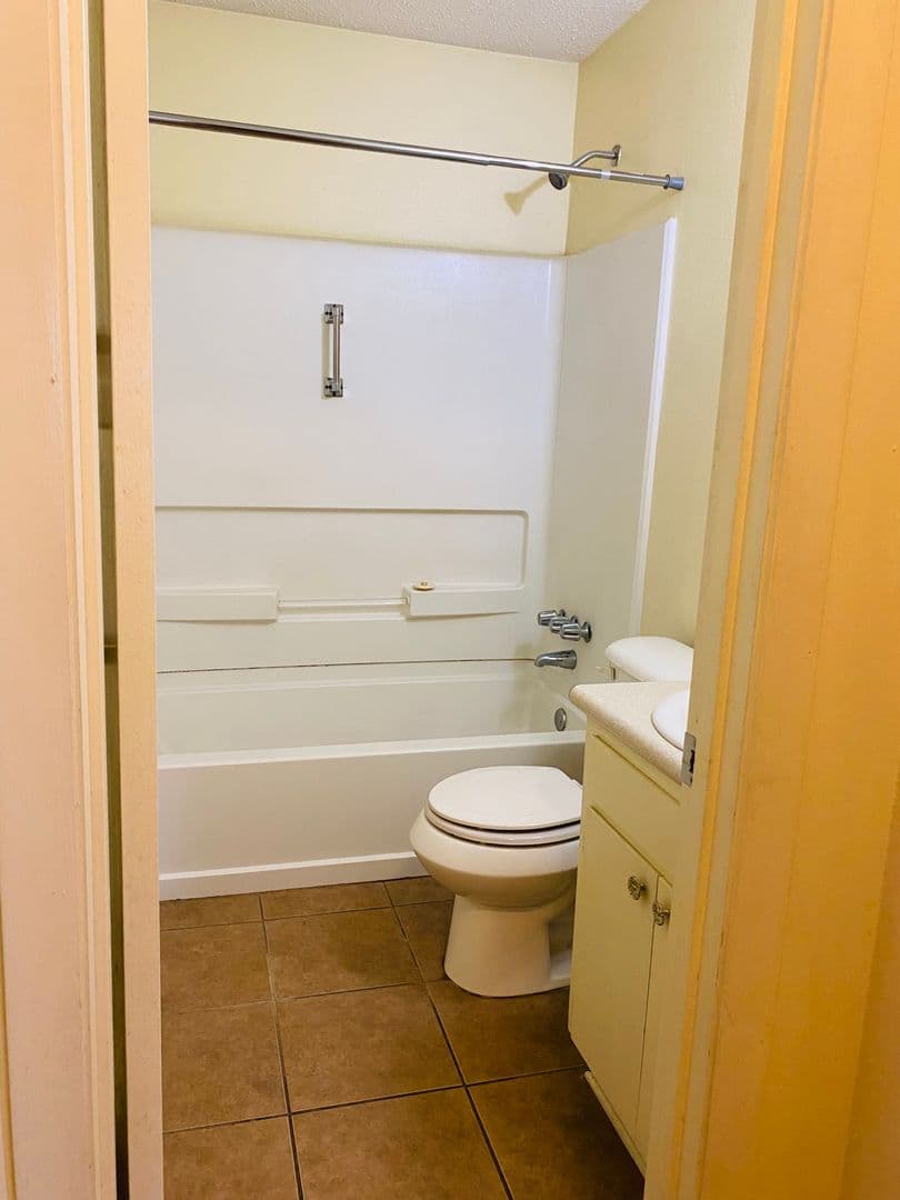 Monroeville Apartment: 292 W. Claiborne Street
