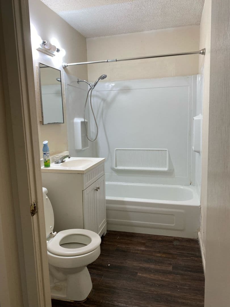 Monroeville Apartment: 530 Cecil Ln