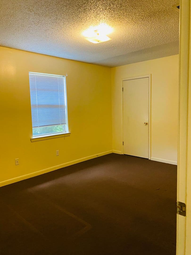 Monroeville Apartment: 292 W. Claiborne Street