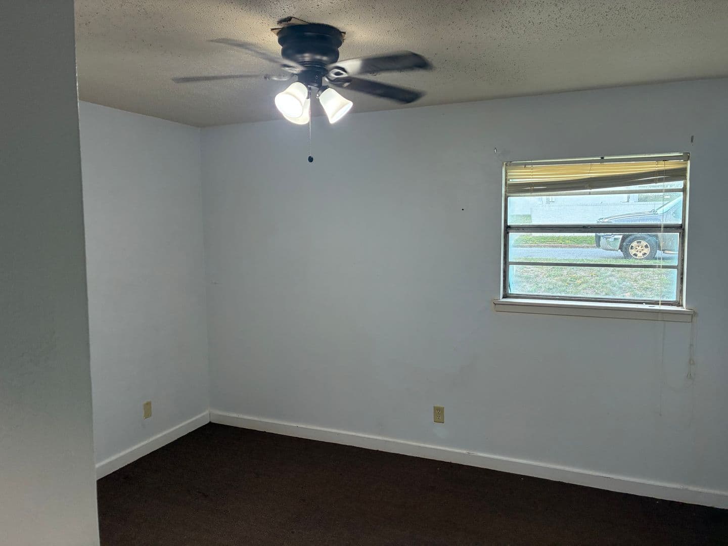 Monroeville Apartment: 530 Cecil Ln