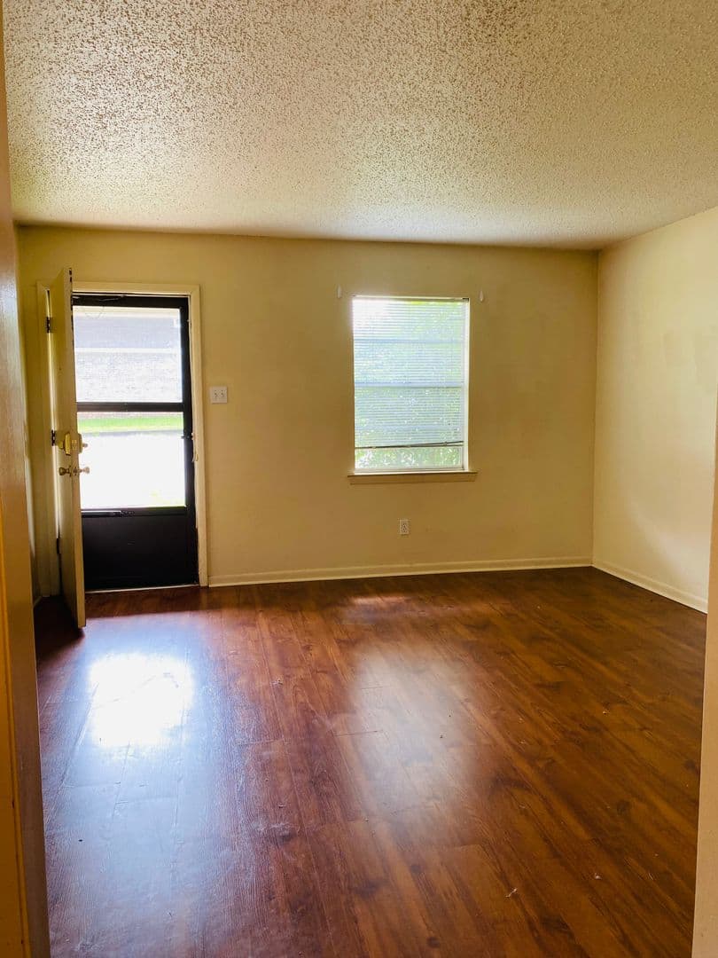 Monroeville Apartment: 292 W. Claiborne Street