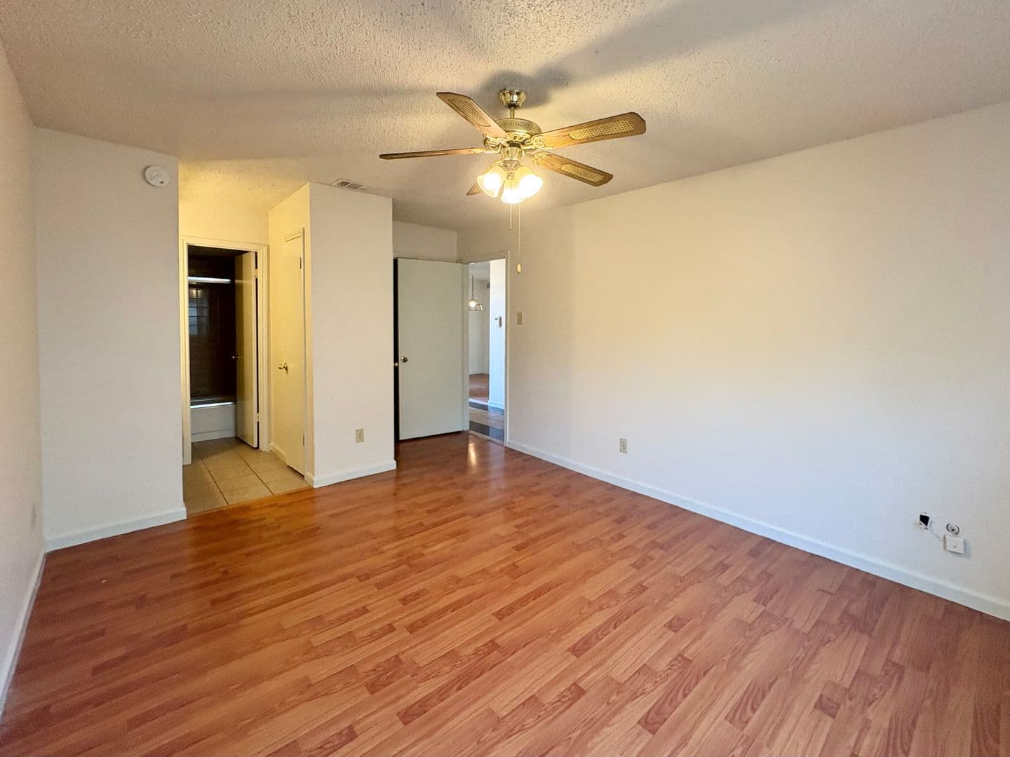 Dallas House: 8109 Skillman #2015