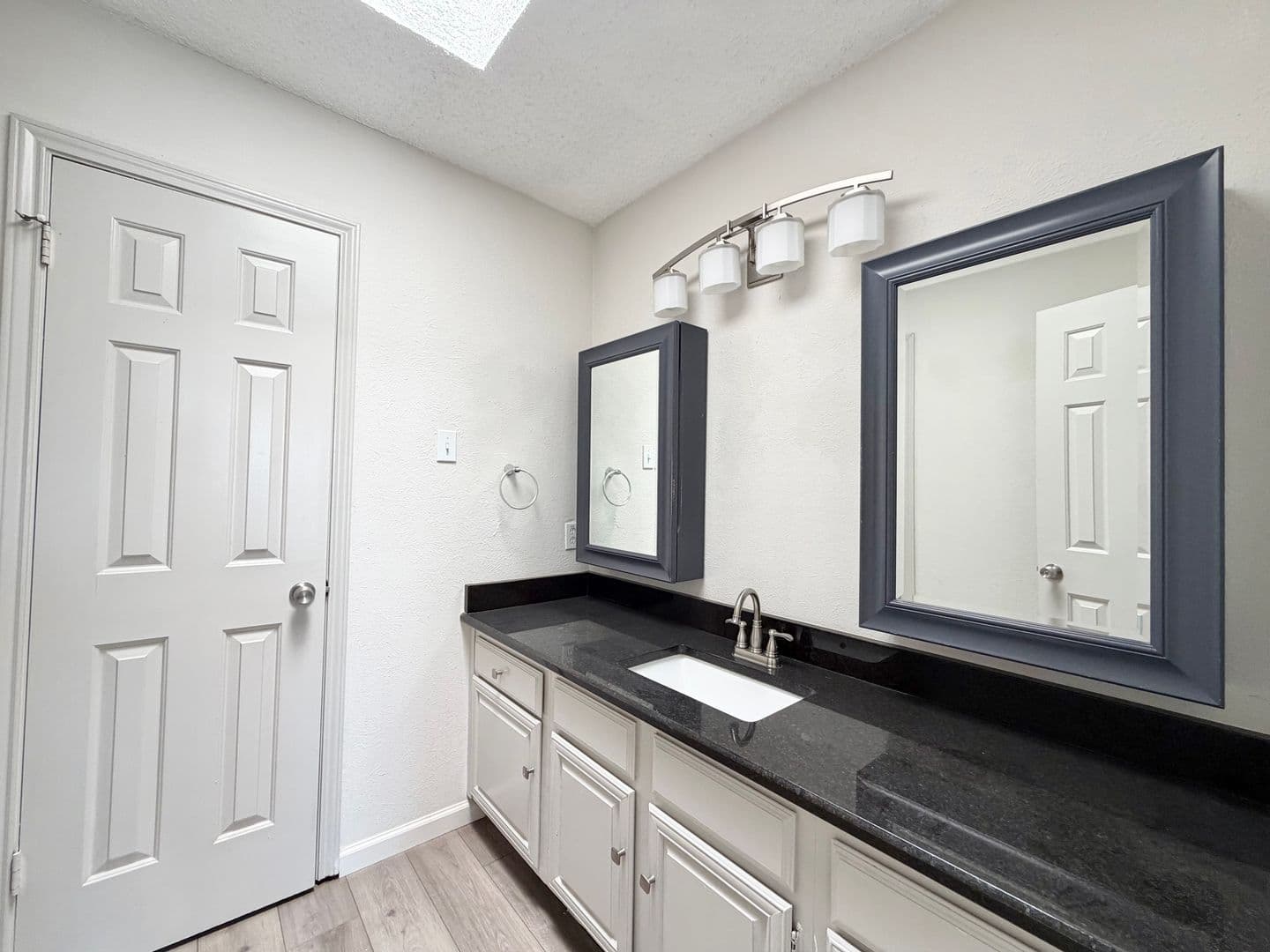 Farmers Branch House: 3635 Garden Brook #2400