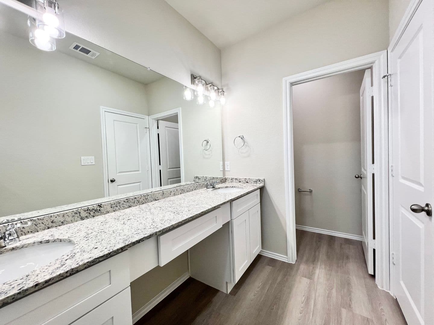 Burleson House: 3501 E Renfro #421