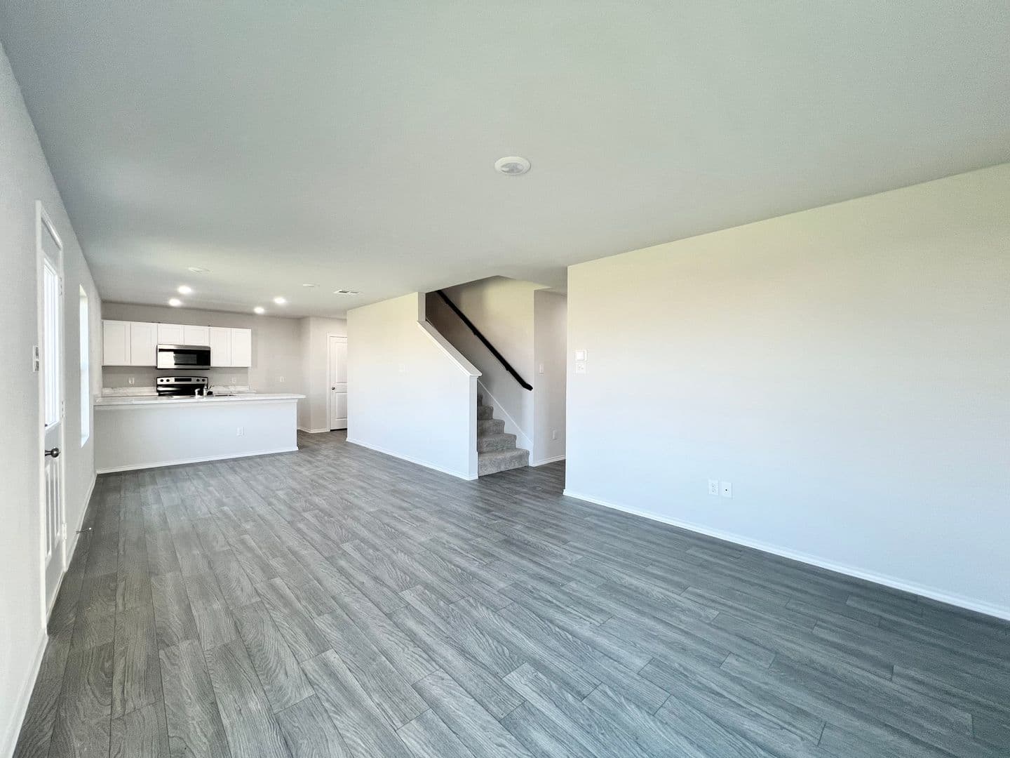 Cleburne House: 825 Eagles Nest