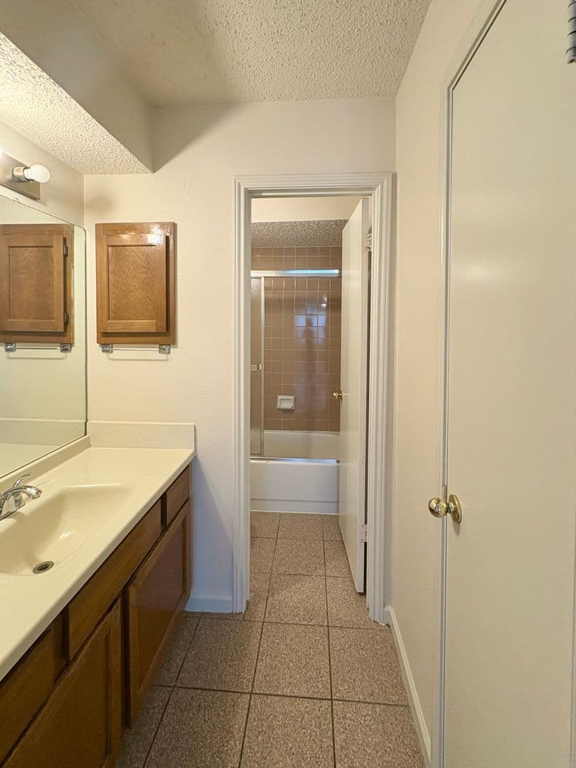 Dallas House: 8109 Skillman #2015