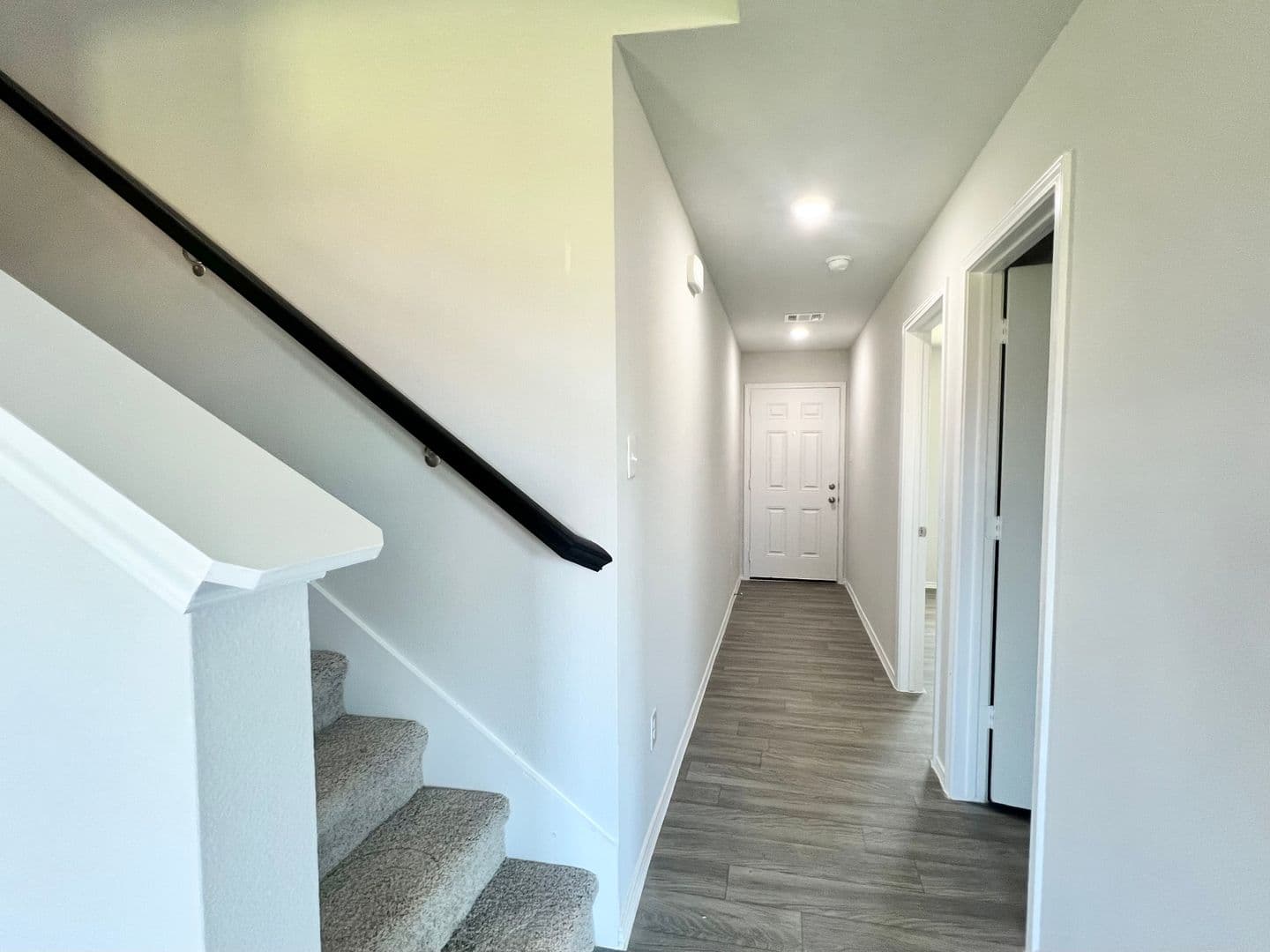 Cleburne House: 825 Eagles Nest