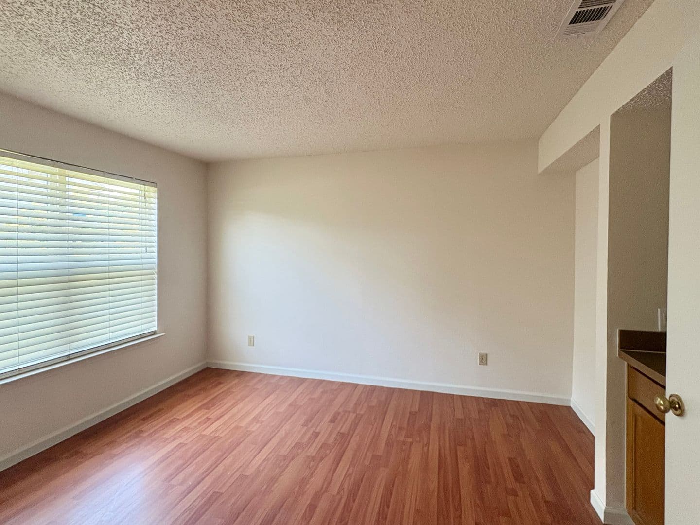 Dallas House: 8109 Skillman #2015