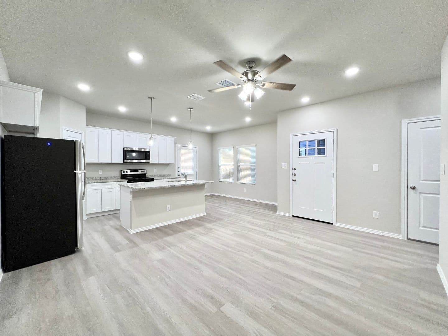 Burleson House: 3501 E Renfro #420