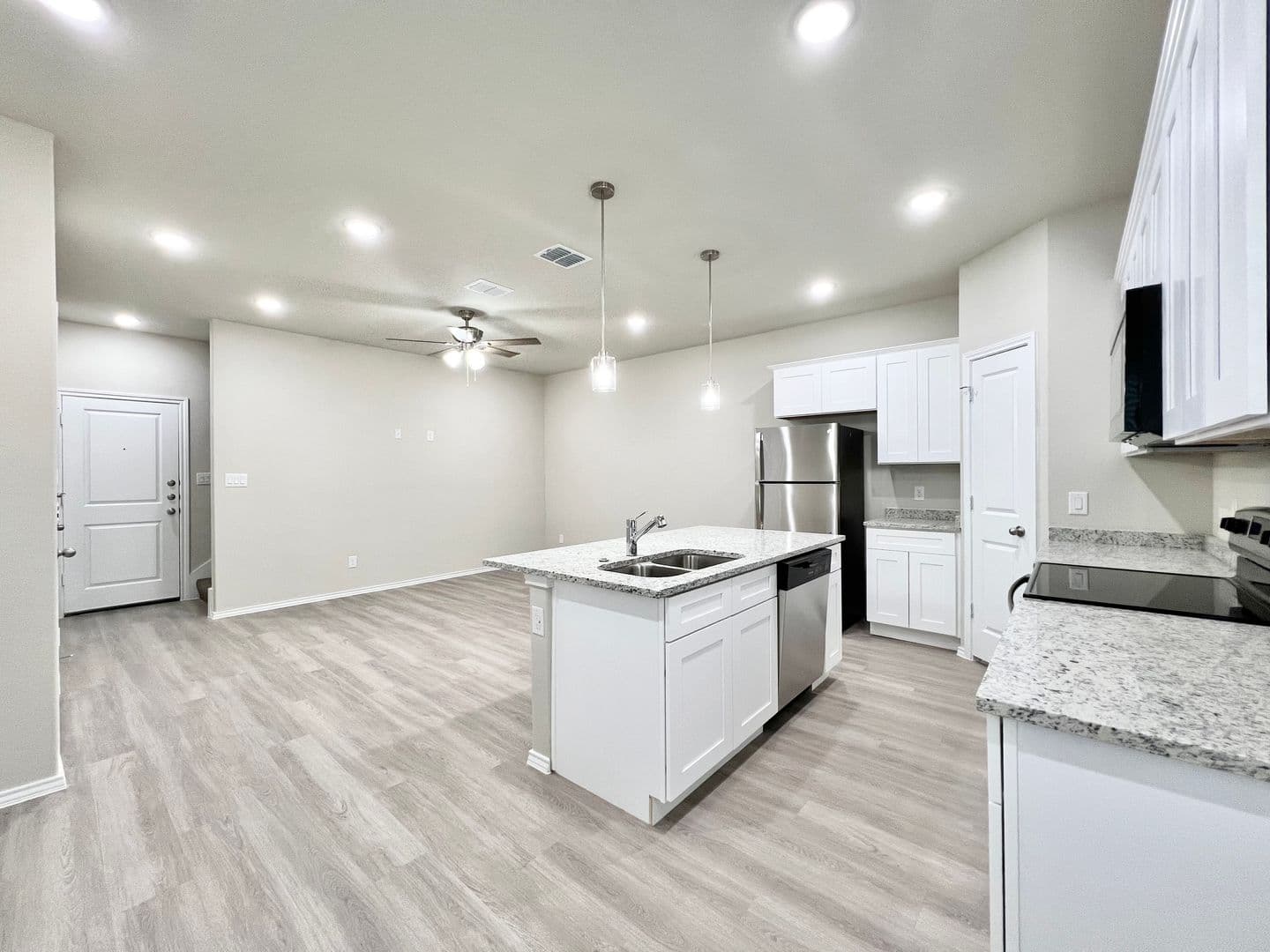 Burleson House: 3501 E Renfro #422