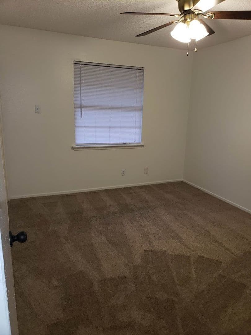 SAN ANTONIO Apartment: 7811 CHAMBERS RD