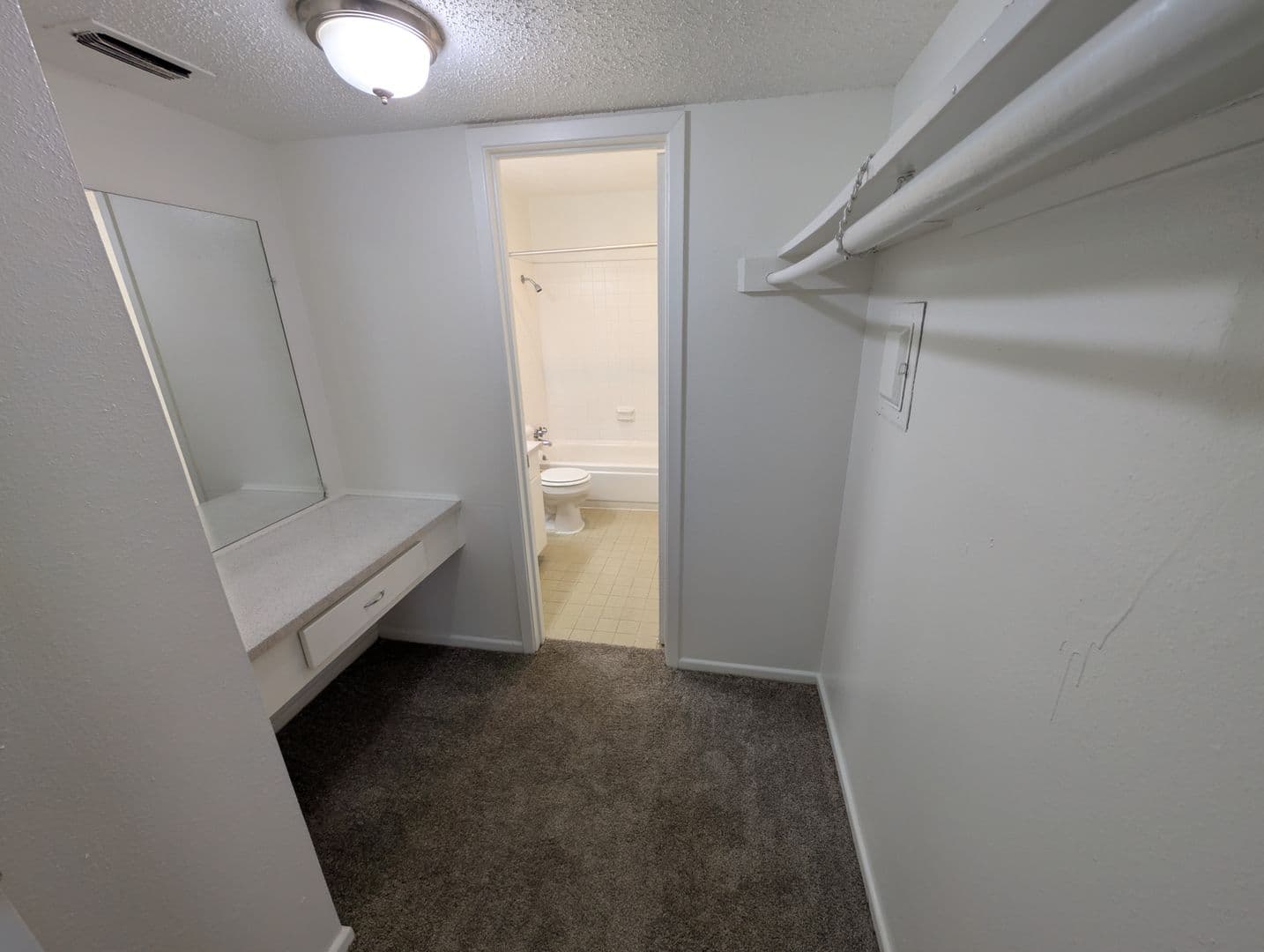 SAN ANTONIO Apartment: 3253 HILLCREST DR