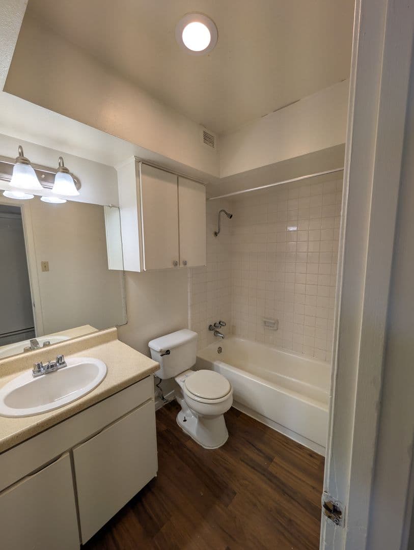 SAN ANTONIO Apartment: 3253 HILLCREST DR