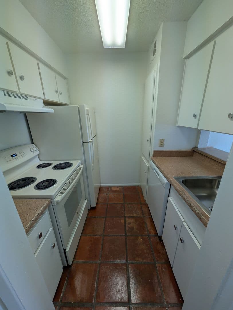 SAN ANTONIO Apartment: 3253 HILLCREST DR
