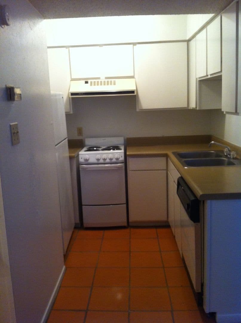 SAN ANTONIO Apartment: 7811 CHAMBERS RD
