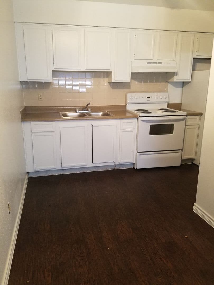 SAN ANTONIO Apartment: 7811 CHAMBERS RD