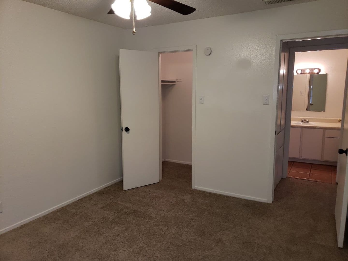 SAN ANTONIO Apartment: 7811 CHAMBERS RD