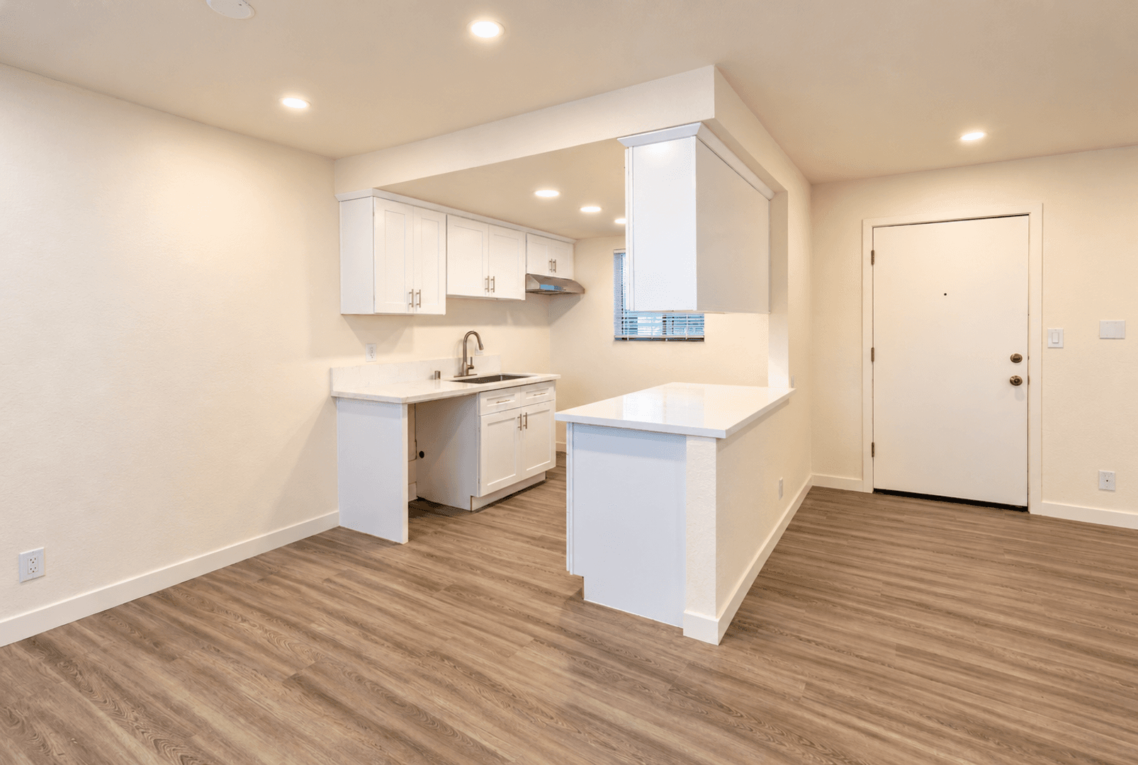 Los Angeles Apartment: 2350 S Bentley Ave