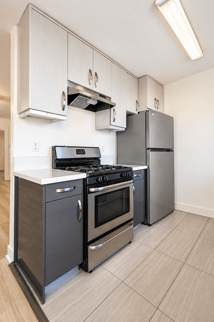 Los Angeles Apartment: 717 S Berendo Street